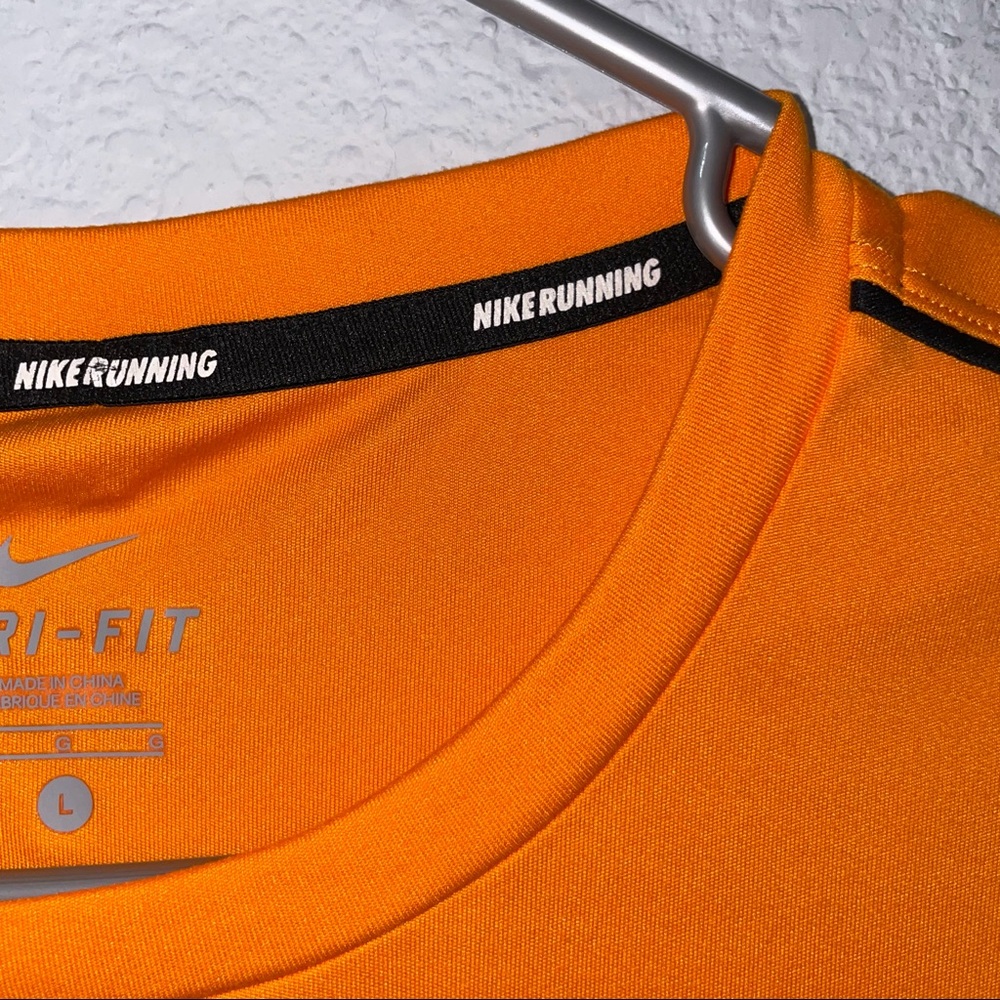 Nike Men’s Running Tee Size L - Picture 2 of 4